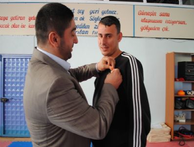 BASEL - Meşale İnşaattan Şampiyon Karatecilere Jest