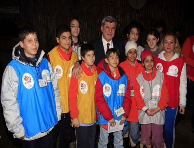 SELAMI AYDıN - Yemenli Çocuklardan Kolbastı