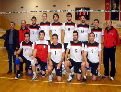 FIKRET AKOVA - Burhaniye Voleybol'da Lider Oldu