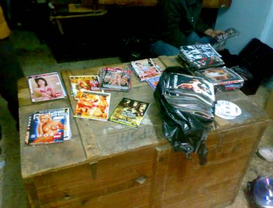PS2 - İzmir'de Korsan Cd Operasyonu