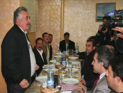 Başkan Sadak Muhtarlarla Yemekte Buluştu