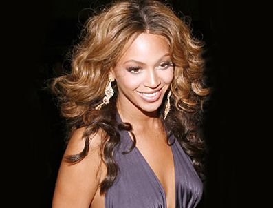 BEYONCE - Beyonce, üzerinde servet taşıyor