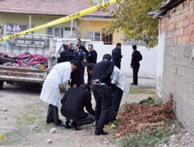 KAN DAVASı - Amca-yeğen kan davası kurbanı oldu
