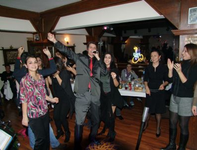 NECDET ÖZDEMIR - Marmarisli Bankacılardan 2010'a Veda Gecesi