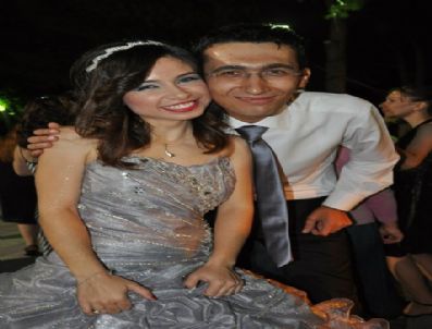 ASKI - Sevgide Birlikte, Meslekte Rakipler