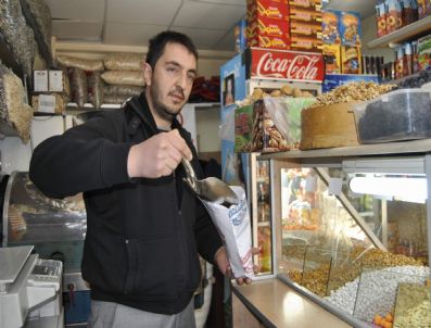 ŞÜKRÜ ÖZCAN - Yılbaşına Özel 'Kuruyemiş Kampanyası'