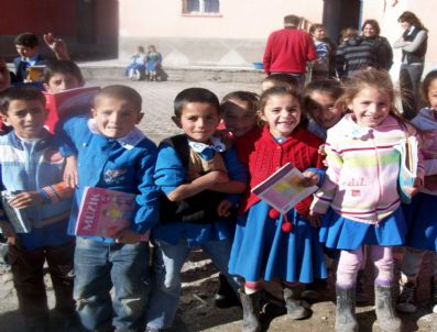 Kars'ta Türkmeşen Köyüne Yardım Kampanyası Başlatıldı