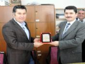 Kaymakam'dan Başkan Kocadon'a Plaket