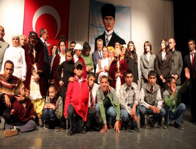 EDIBE ŞAHIN - 3 Aralık Dünya Özürlüler Günü Halaylarla Kutlandı