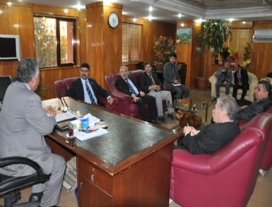 SELIM SADAK - Eğitim Bir-sen Yönetimi, Belediye Başkanı Sadak'ı Ziyaret Etti