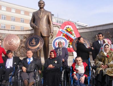 OSMAN KıLıÇ - Engelliler Günü Kutlandı