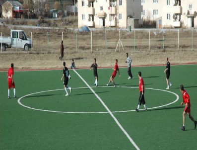 BELEDIYE VANSPOR - Gevaş'ta Dostluk Maçı