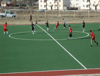 BELEDIYE VANSPOR - Gevaş'ta Dostluk Maçı