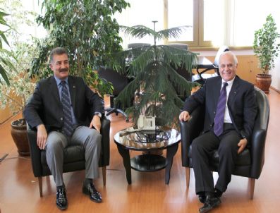 MERSIN ÜNIVERSITESI - Hamit Tuna: 'Üniversite-kent İşbirliği Mutlaka Sağlanmalı'