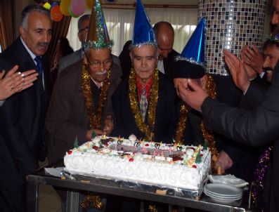 DURHASAN - Seyhan Belediyesi Huzurevi'nde Çifte Kutlama