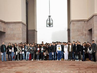 AYASOFYA MÜZESI - Ayvalık'ta Dershane Öğrencileri İstanbul'u Gezdi