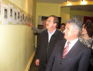 ABDURRAHMAN KOÇOĞLU - Liseliler Kendi Fotoğrafları İle 2011 Takvimi Yaptı