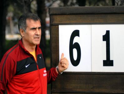 PIOTR BROZEK - Şenol Güneş: 2010 Bizim İçin Verimli Geçti