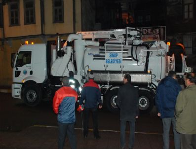 BAKI ERGÜL - Sinop Belediyesi'nden Yılbaşı Hediyesi