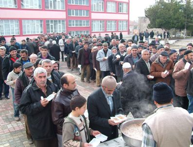 HULUSI ŞAHIN - Sp Sungurlu'da Aşure Dağıttı