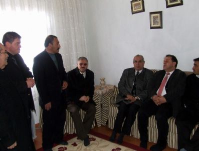 İBRAHIM COŞKUN - Suşehri'nde Muhtaç Ailelere Barınma Yardımı Yapıldı