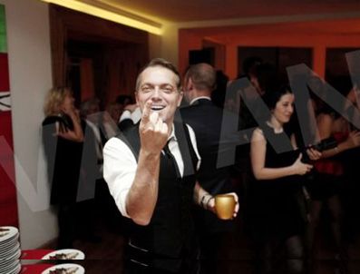 Vur patlasın çal oynasın