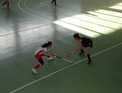 21 Yaş Altı Salon Hokeyi Bayanlar Türkiye Şampiyonası Sona Erdi