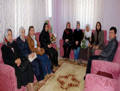 Ak Parti Kadın Kolları'ndan Eski Bayan Muhtara Ziyaret
