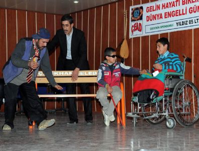 SÜLEYMAN SARı - Çelikhan'da Engelliler Derneği Gece Düzenledi