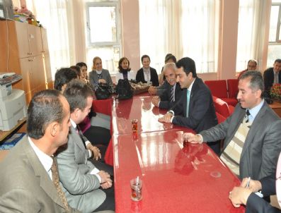 Başkan Okul İhtayaçları İçin Dolaşıyor