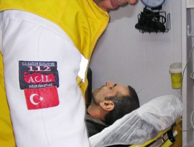 İki Kardeş Arasındaki Kavgada Zanlı Ambulansla Hastaneye Kaldırıldı