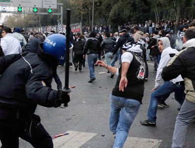 Olaylı Beşiktaş-Bursa maçında 2 gözaltı