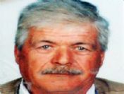 Yaşlı Çifti Devrilen Traktör Ayırdı