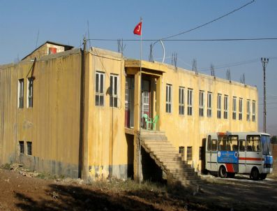 Arabanlılar 25 Yıl Önce Yapılan İmam Hatip Lisesi'nin Hizmete Açılmasını İstiyor