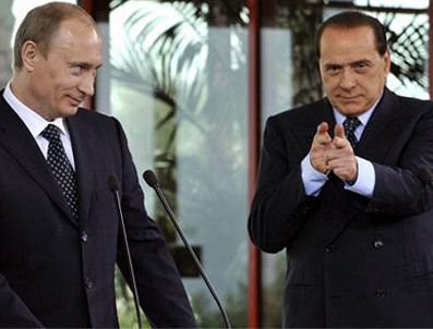 POMPEI - Berlusconi'yi bayıltan hediye