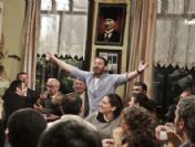 Cem Yılmaz'ın türküsü internette rekor kırıyor