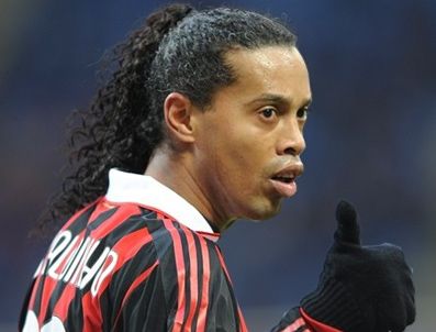 RONALDİNHO - Ronaldinho Liverpool'a mı gidecek ?