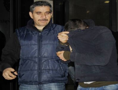 Tinerle Bayıltıp Kabloyla Bağlayarak Tecavüz Etti