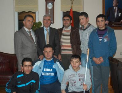 AHMET YENIHAN - Görme Engellilerin Yaşama Sevinci Destekleri Artırıyor