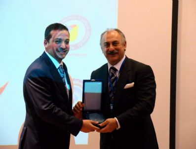 ZEKI VELIDI TOGAN - Öğretim Görevlisi Kürşat Zorlu'ya 2 Ödül Birden