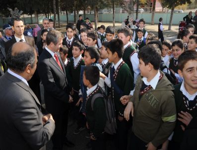 İBRAHIM YURDAKUL - Şahinbey'de Temizlik Kampanyasına Destek