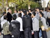 Okula alınmayan öğrenciler eylem yaptı