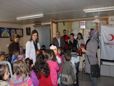 HÜSEYIN TÜRKOĞLU - Salihli'de Anaokulu Öğrencilerinden Kızılay'a Ziyaret