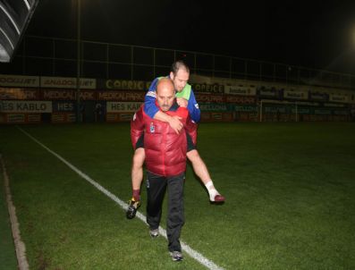 GIRAY KAÇAR - Trabzonspor'da Sakatlık Şoku