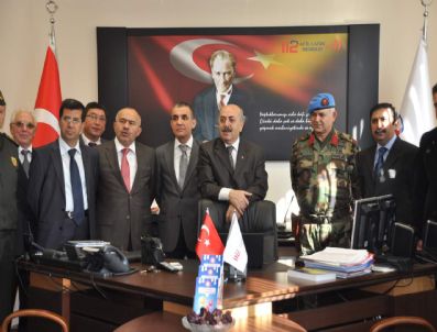 NIYAZI CAN - Vali Öner 112 Acil Çağrı Merkezi'ni Ziyaret Etti