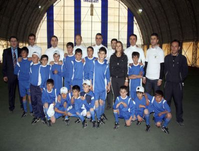 EROL ÖZKAN - Yüksekova'da Futbol Okulu Açıldı