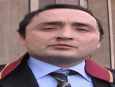 ZİRVE YAYINEVİ DAVASI - Zirve Yayınevi Davasında Mahkemeye 'Laylaylom' Diyen Avukat Polisin De Parmağını Isırmış