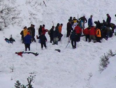 Afganistan'da çığ 157 can aldı