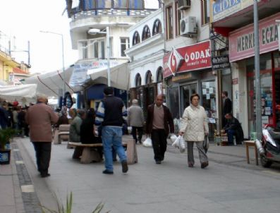 Ayvalık'ta 12 Bin Kişi İcralık