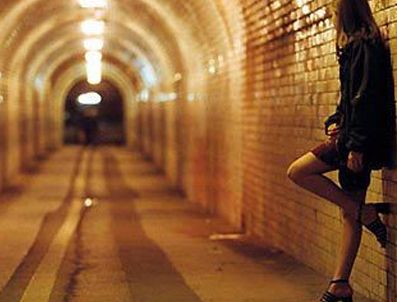 Beden öğretmenini kötü yola düşürdüler